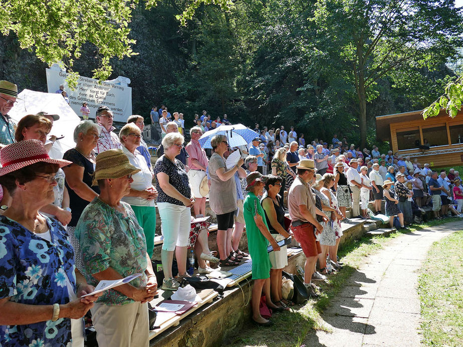 Festgottesdienst zum 1.000 Todestag des Heiligen Heimerads auf dem Hasunger Berg (Foto: Karl-Franz Thiede)